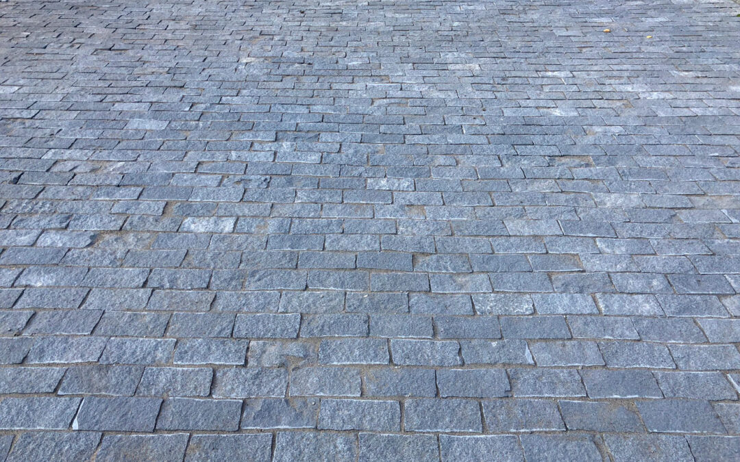 Bristol Black granite cobblestones 8037